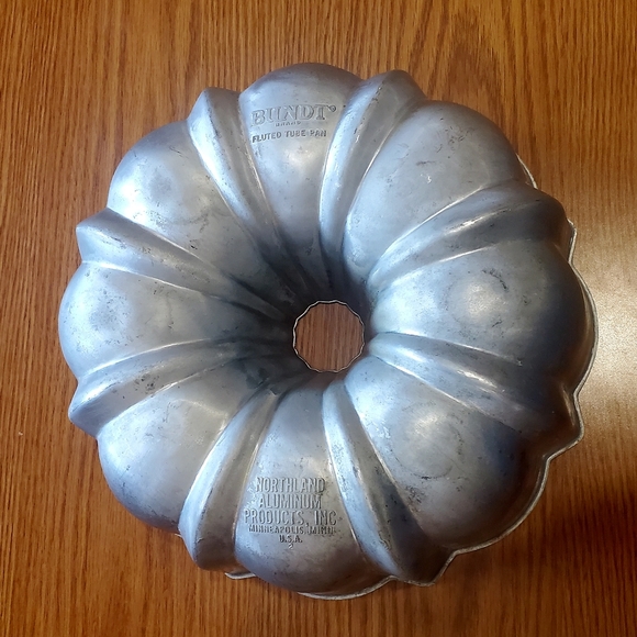 Vintage Northland Bundt Fluted Tube Pan Cake Pan 10" - Picture 9 of 12